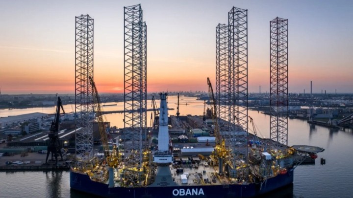 Судно Obana приступило к демонтажу платформ Perenco в Северном море