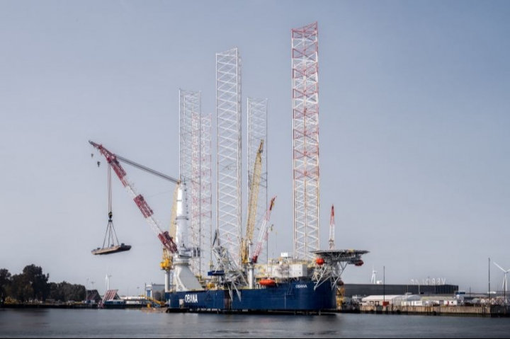 Новая платформа Obana с кранами Liebherr готова к выводу объектов из эксплуатации